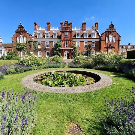 Newnham College - University Of Cambridge Buitenkant foto