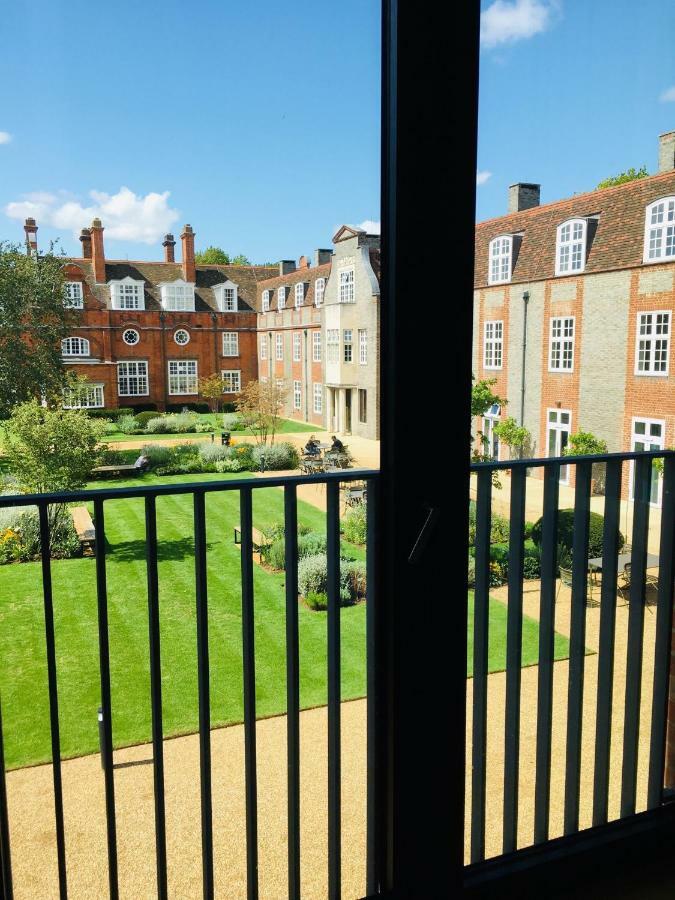 Newnham College - University Of Cambridge Buitenkant foto